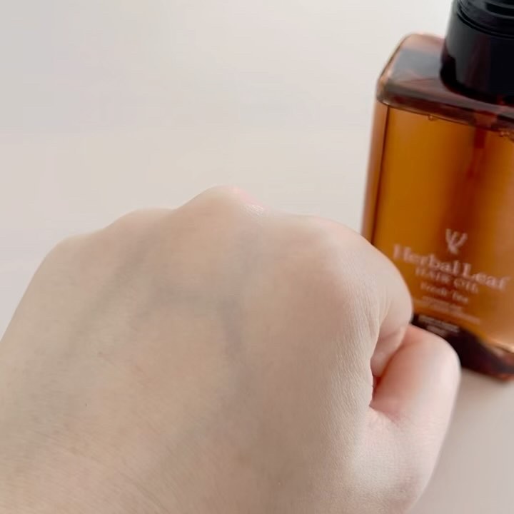 オーガニックヘアオイル フレッシュティーの香り/ハーバルリーフ/ヘアオイルを使ったクチコミ（2枚目）