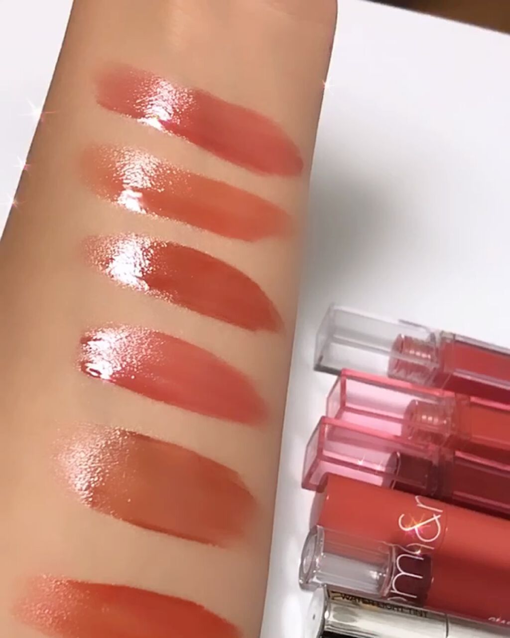 ジューシーラスティングティント/rom&nd/リップティントを使ったクチコミ（2枚目）