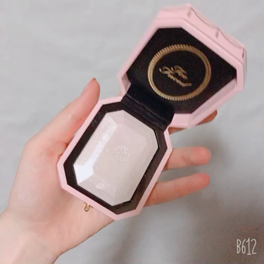 ダイヤモンドライト ハイライター ブラシ/Too Faced/メイクブラシを使ったクチコミ（3枚目）