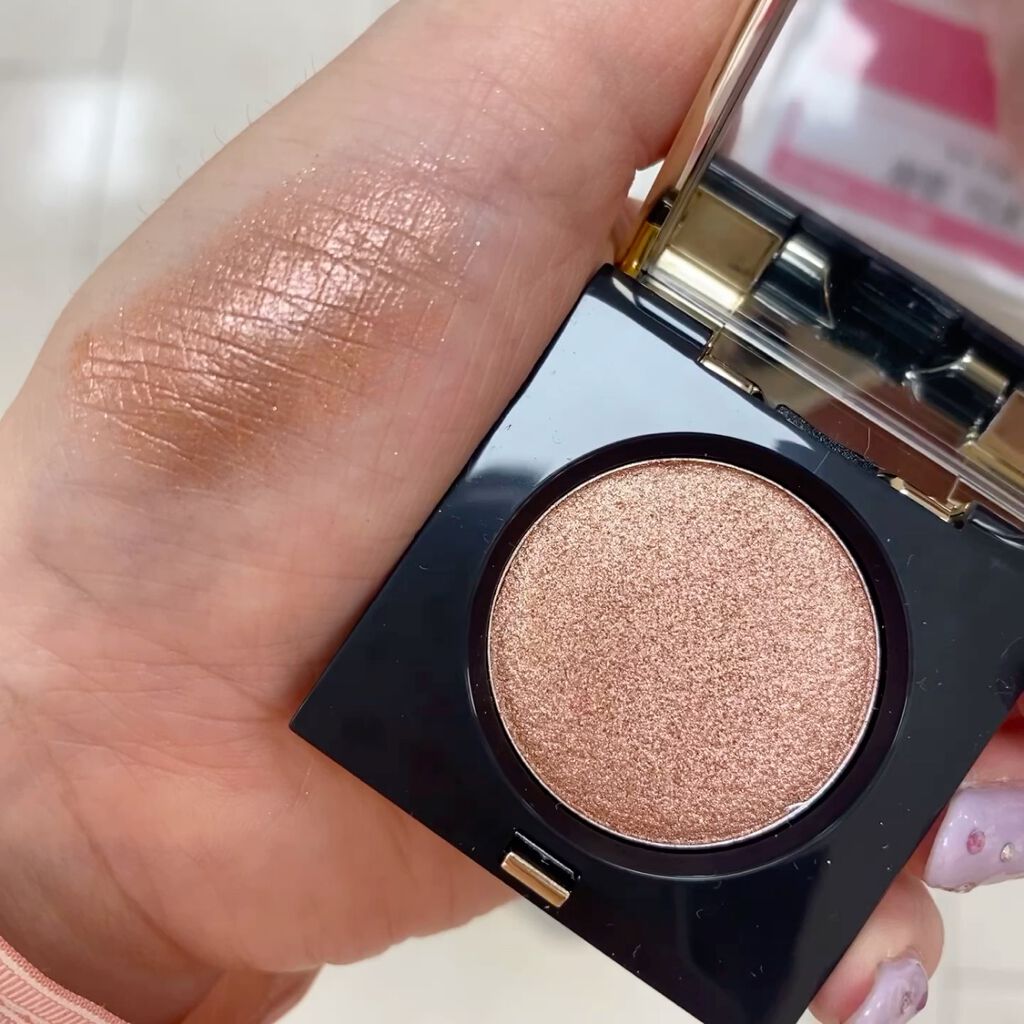 リュクスアイシャドウ 01 ギルディッドローズ(フォイル)/BOBBI BROWN/単色アイシャドウを使ったクチコミ（2枚目）