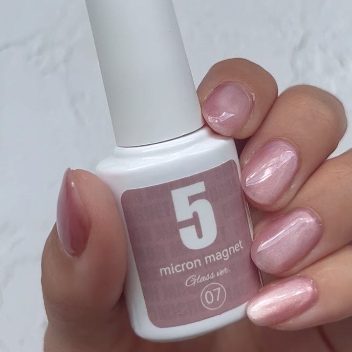 マグネットネイルのネイルデザイン】5ミクロンマグネット ガラス ver