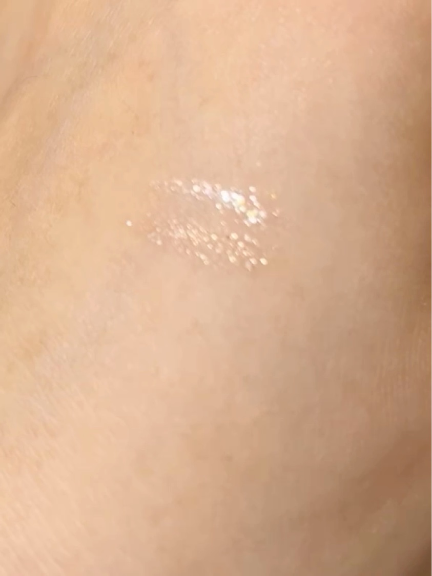 グリッター イルミネーションライナー R/CipiCipi/リキッドアイライナーを使ったクチコミ（2枚目）