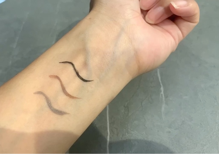 リキッドアイライナー/ルルズコスメティコ/リキッドアイライナーを使ったクチコミ（3枚目）