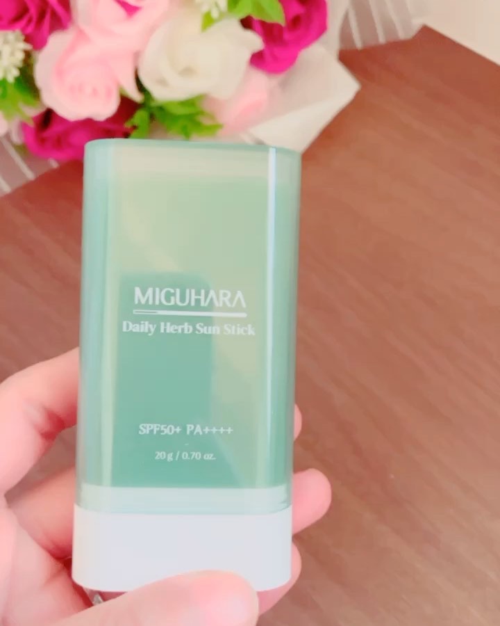 デイリーハーブサンスティック/MIGUHARA/日焼け止めスティックの動画クチコミ2つ目
