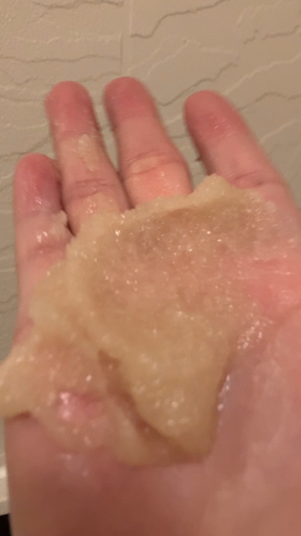 shareloù ヘッドスクラブのクチコミ「shareloù
ヘッドスクラブ
200g　¥2,200
✼••┈┈••✼••┈┈••✼••┈.....」（1枚目）