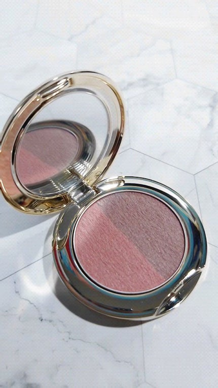 スナイデル シルキー タッチ アイズ/SNIDEL BEAUTY/アイシャドウパレットの人気ショート動画