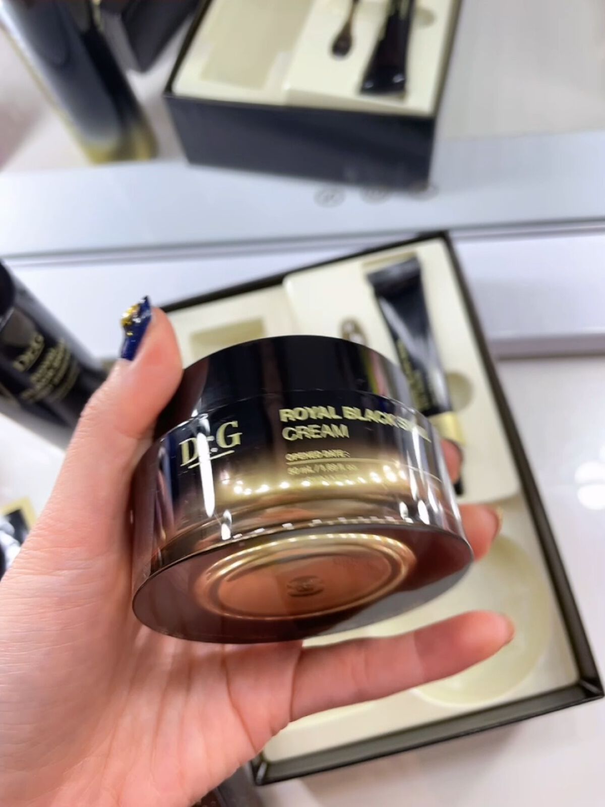 ロイヤルブラックスネイルクリームマスク/Dr.G/シートマスク・パックの動画クチコミ2つ目