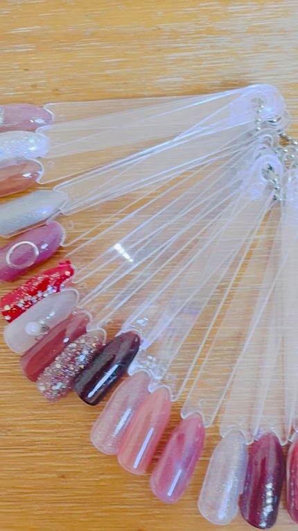 ジェルネイル(ライト対応)/セリア/ジェルネイルの人気ショート動画