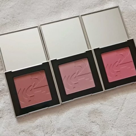 オールオーバーフェイスブラッシュ/TWO SLASH FOUR/パウダーチークの動画クチコミ1つ目