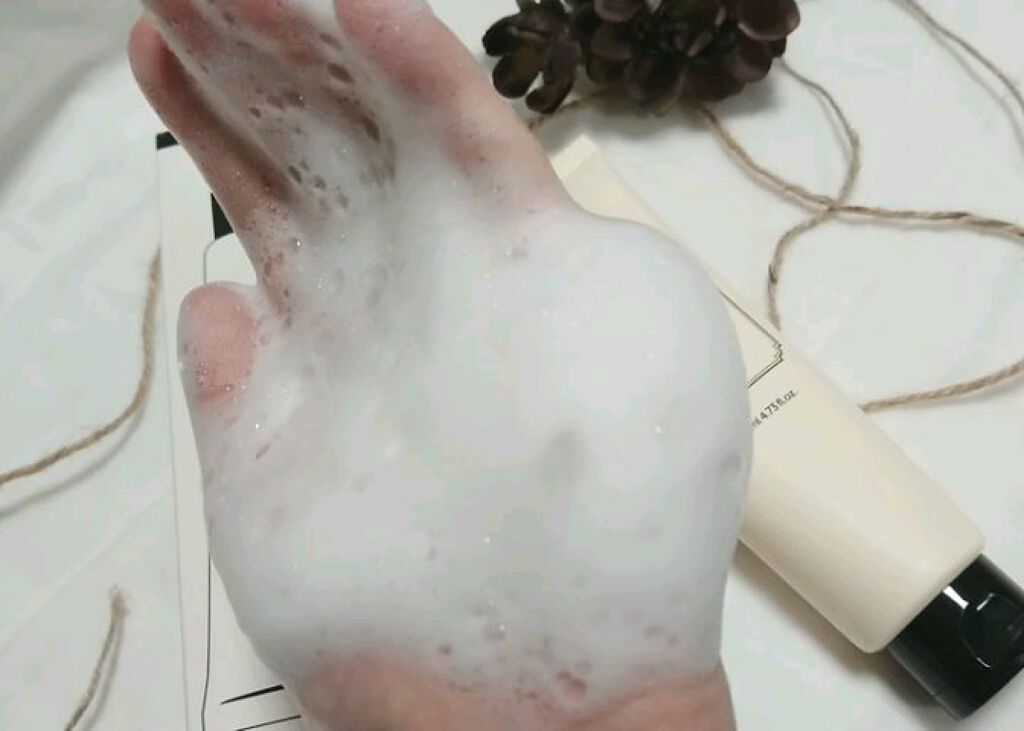 ジェントルブラックフェイシャルクレンザー(140ml)/Klairs/洗顔フォームの動画クチコミ2つ目