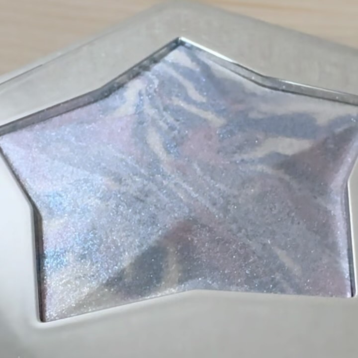 スターダストダイヤモンドハイライトパウダー/PERFECT DIARY/パウダーハイライトを使ったクチコミ（3枚目）