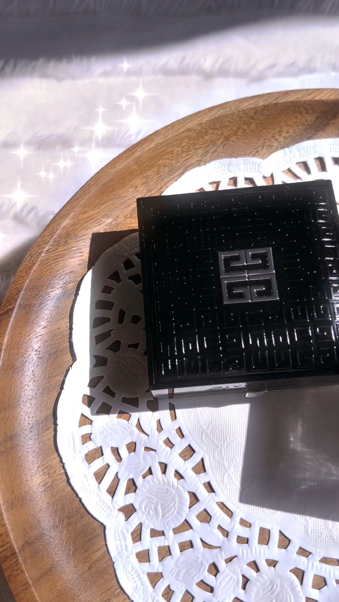 プリズム・リーブル・スキンケアリング・グロウ・クッション/GIVENCHY/クッションファンデーションの人気ショート動画