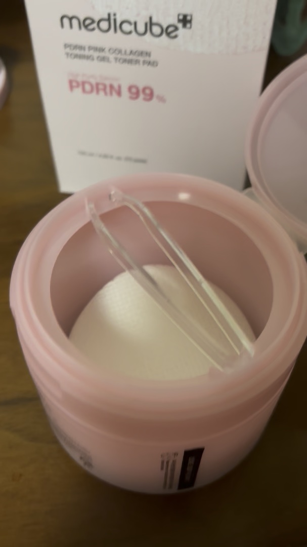 PDRNコラーゲントーニングゲルトナーパット/MEDICUBE/トナーパッドの人気ショート動画