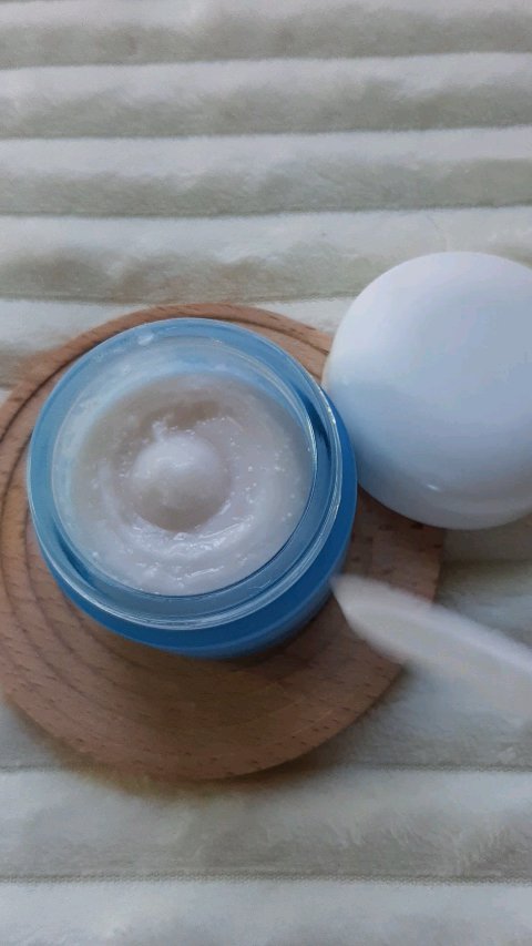 アクアバリアセラミドカプセルクリーム/Genabelle/フェイスクリームを使ったクチコミ（2枚目）