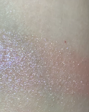 シャイニーシャドウ N/excel/単色アイシャドウの動画クチコミ3つ目