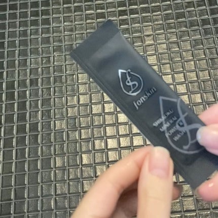 漆黒ミネラルパウダーウォッシュ/fonskin/洗顔パウダーを使ったクチコミ(3枚目)