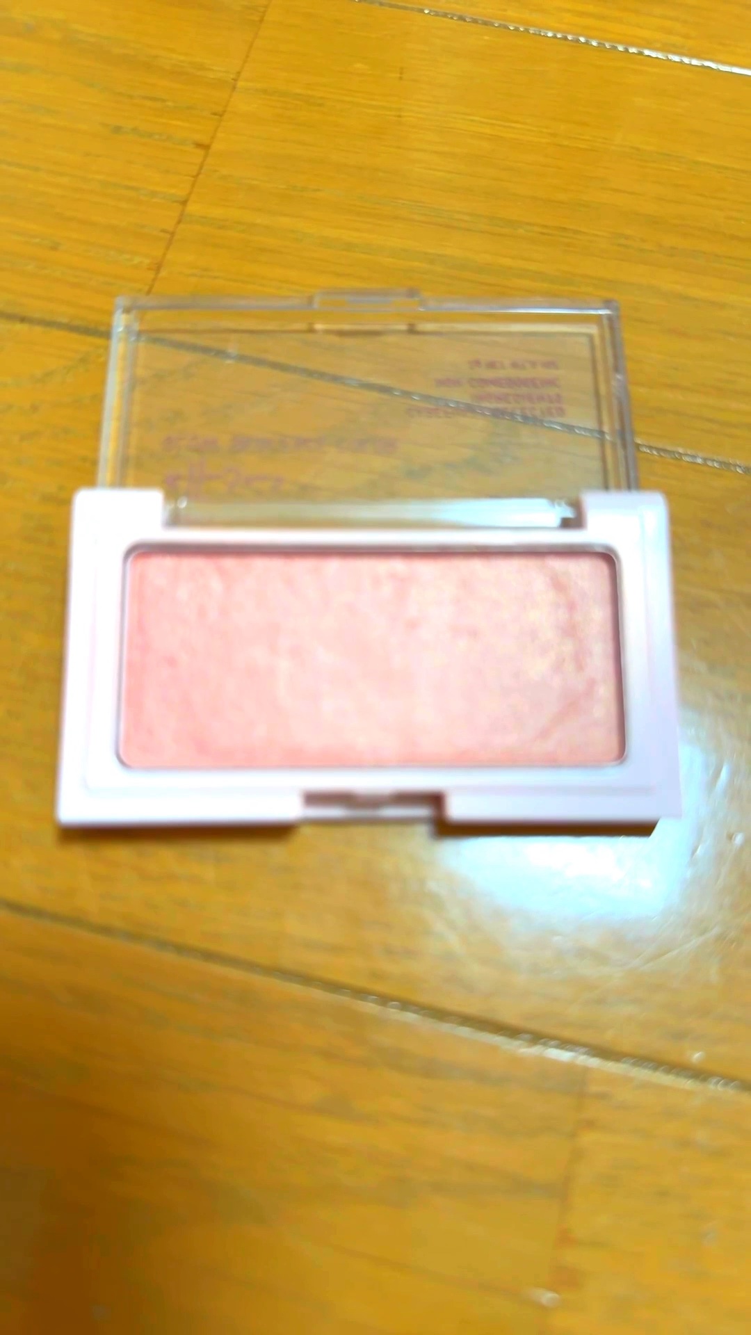 エテュセ グロウスキン フェイスカラー　02　ほんのり血色チーク　¥2,200

名前の通りほんのり発色してくれるのでチークをあまり目立たせたくないときに重宝してます！

綺麗なツヤ感もあるのでハイライトいらずです。

誰でも使いやすそうな