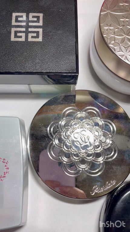 メテオリット コンパクト/GUERLAIN/プレストパウダーの人気ショート動画