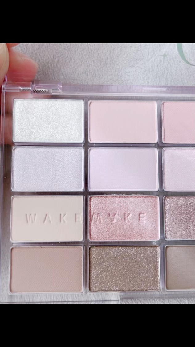ソフトブラーリングアイパレット/wakemake/アイシャドウパレットを使ったクチコミ（3枚目）
