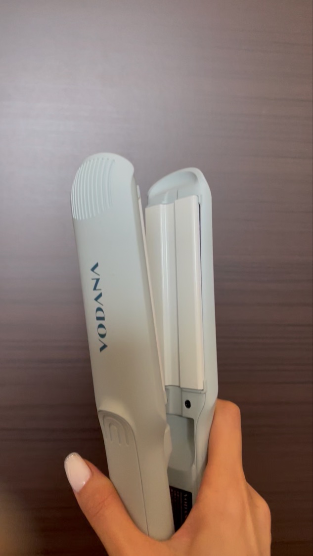 モイスチャースチームフラットアイロン 38mm/VODANA (ボダナ)/その他ヘアアイロンの動画クチコミ1つ目
