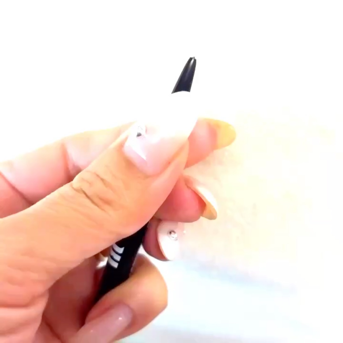 HBL アイブロウ エンドペンシル0.8/HBL BEAUTY/アイブロウペンシルの動画クチコミ1つ目