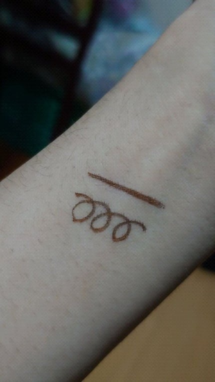 スキルレスライナー/LUMIURGLAS/リキッドアイライナーを使ったクチコミ(3枚目)