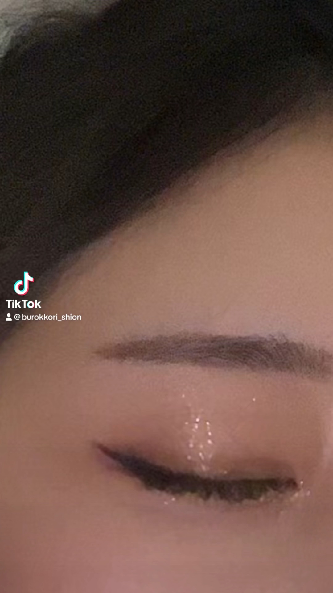 ウォンジョンヨ　ダイヤモンドライナー/Wonjungyo/リキッドアイシャドウの動画クチコミ4つ目