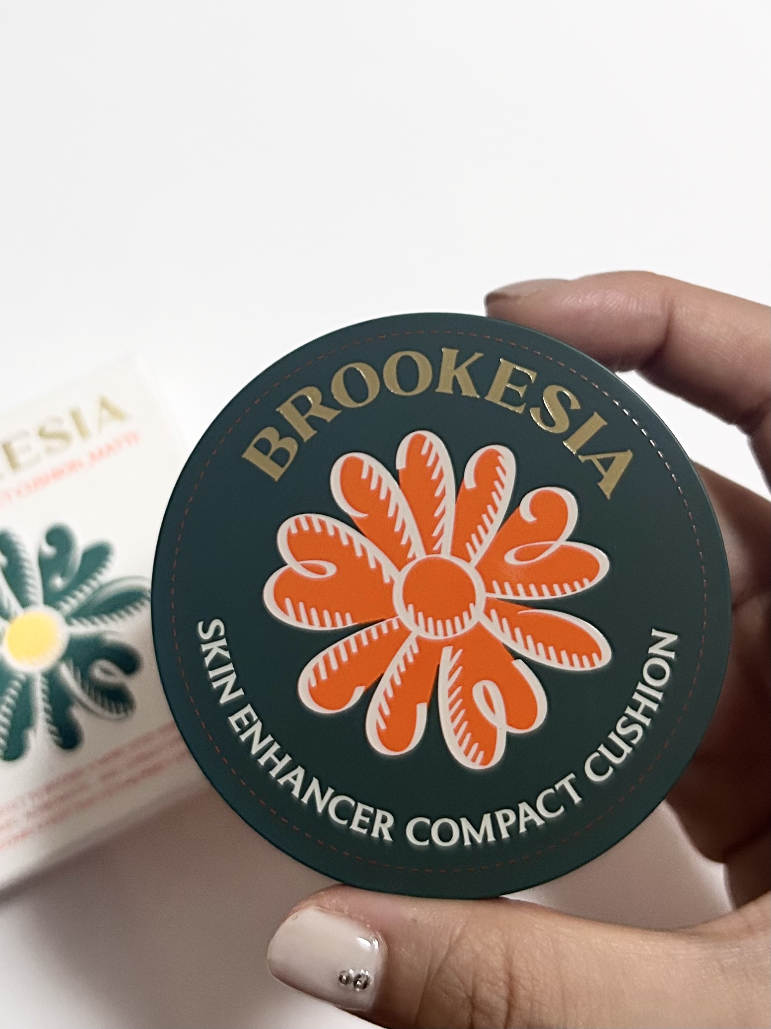 スキンエンハンサー コンパクト クッション (マット)/BROOKESIA/クッションファンデーションの動画クチコミ2つ目