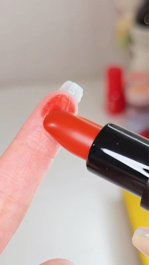 エクスプリシット リップスティック/NARS/口紅の動画クチコミ1つ目