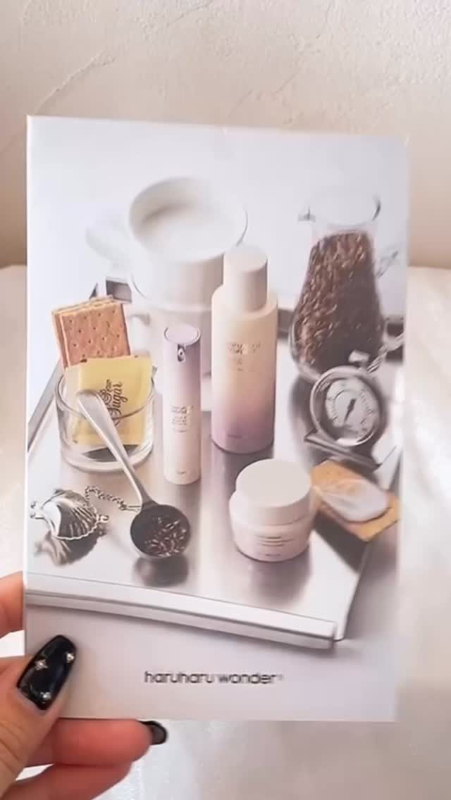 [冬におすすめ！高保湿アイテム]

▶︎haruharu wonder (@haruharuwonder_japan )
▷ﾌﾞﾗｯｸﾗｲｽﾌﾟﾛﾊﾞｲｵﾃｨｸｽﾊﾞﾘｱｴｯｾﾝｽ
▷ｾﾝﾃﾗﾌｨﾄ&5ﾍﾟﾌﾟﾁﾄﾞｺﾝｾﾝﾄﾚｲﾄｸﾘｰﾑ