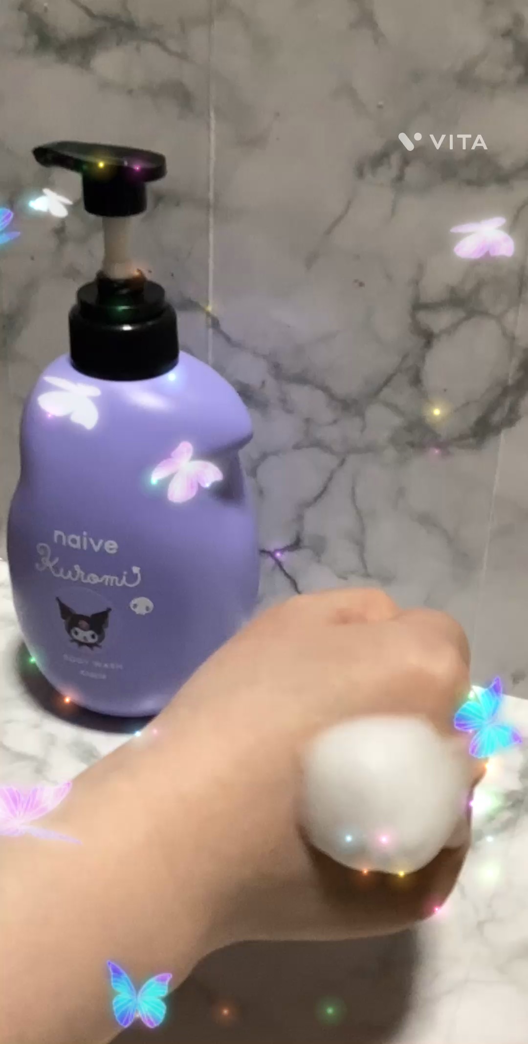 ボディソープ(桃の葉エキス配合)/ナイーブ/ボディソープの動画クチコミ1つ目