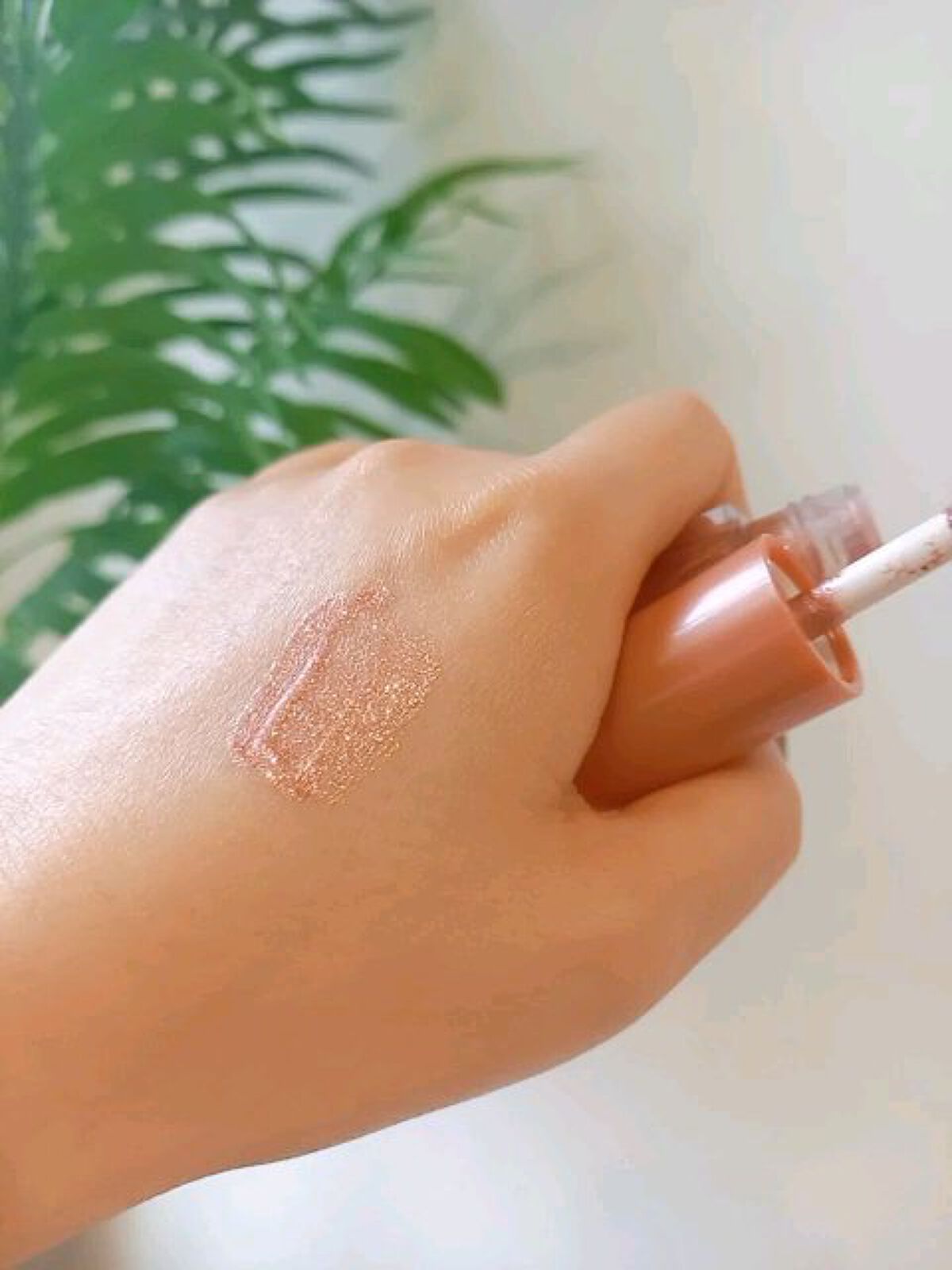 miia リキッドアイシャドウ/DAISO/リキッドアイシャドウの動画クチコミ1つ目