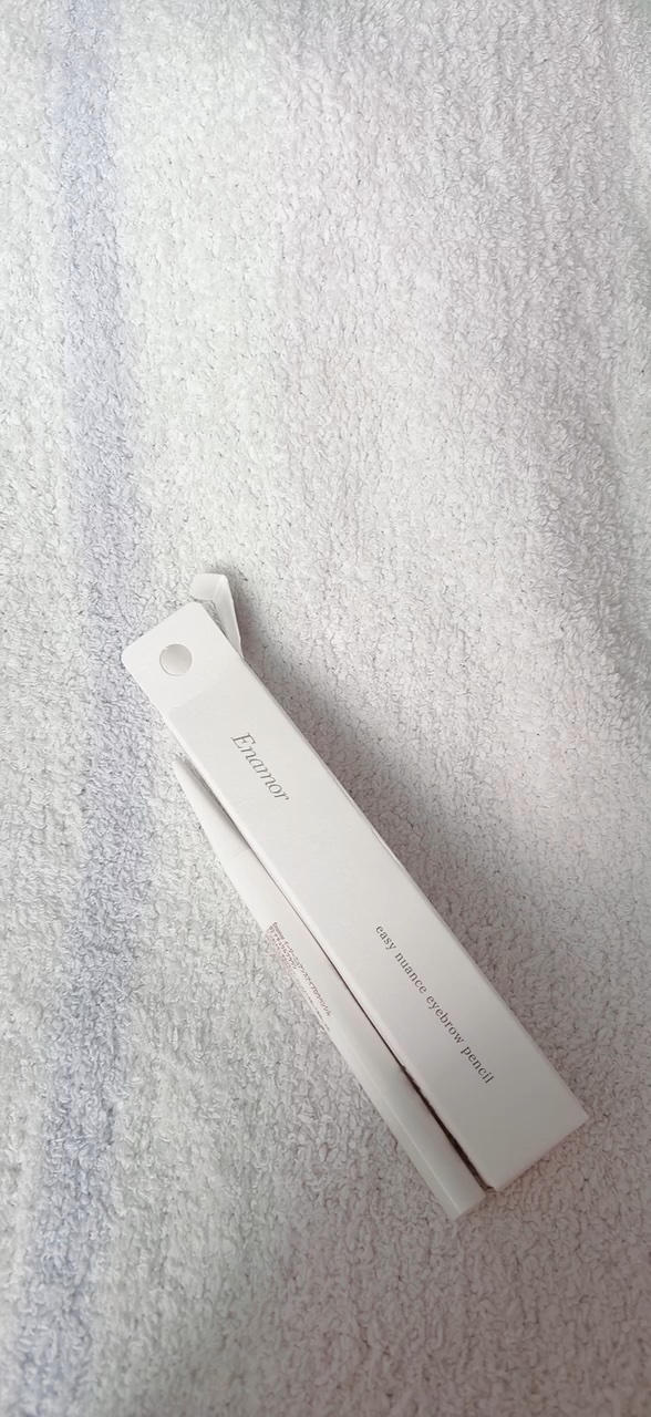 ♡
♡
♡
Enamor
イージーニュアンスアイブロウペンシル
02　ナチュラルブラウン

ふんわり“抜け感眉”が秒でつくれる
お気に入りアイブロウ…🤍

02 ナチュラルブラウンは、
暗すぎず明るすぎない絶妙カラーで
どんなメイクにも馴