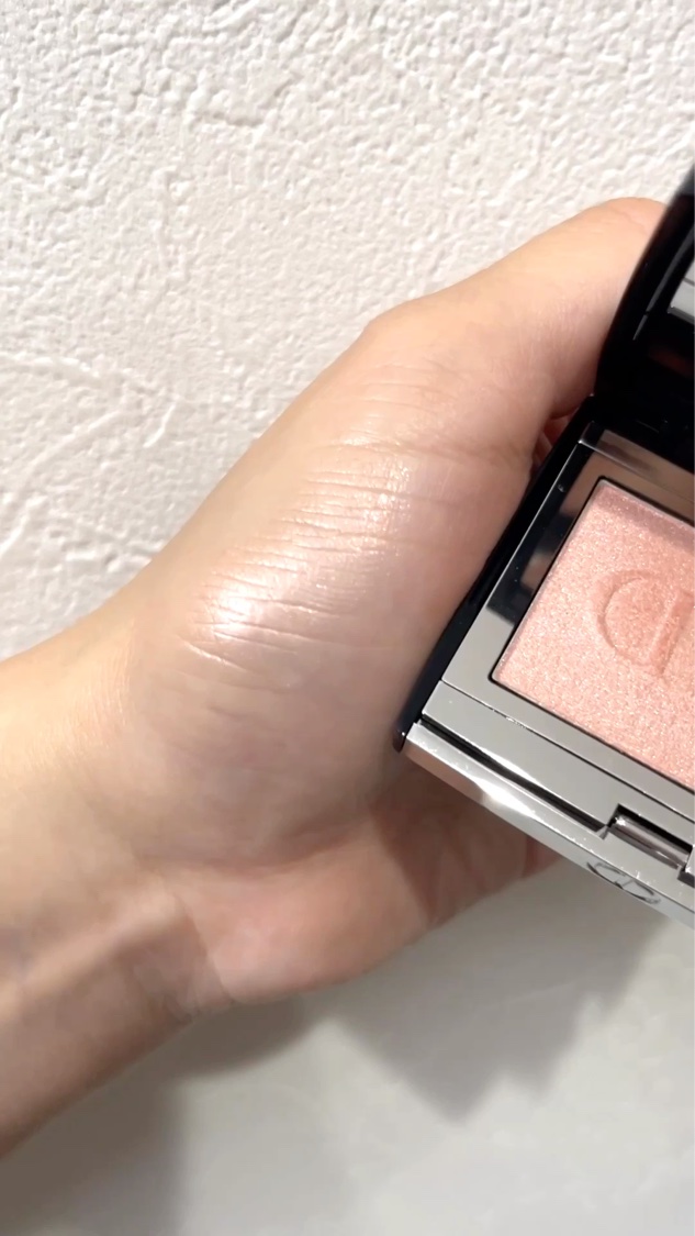 モノ クルール クチュール/Dior/単色アイシャドウの動画クチコミ4つ目