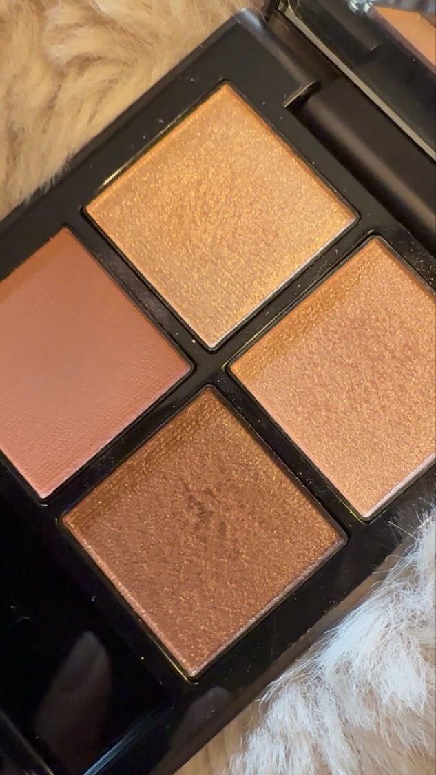 THREE THREE セイクリッドスペース フェイスパウダーのクチコミ「🌸春コスメ　〜THREE🌸


🫖スターゲージングアイシャドウクアッド
09 FLOWER S.....」（2枚目）