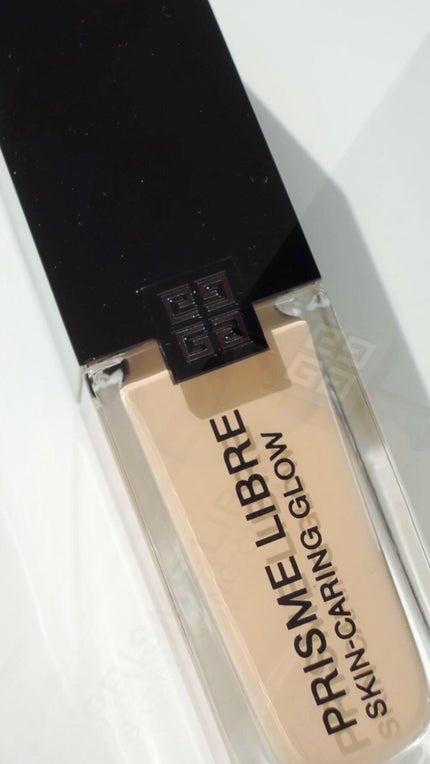 プリズム・リーブル・スキンケアリング・グロウ/GIVENCHY/リキッドファンデーションの人気ショート動画