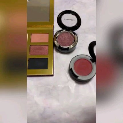 パウダー キス アイシャドウ/M・A・C/単色アイシャドウの人気ショート動画