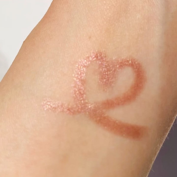 グリームオンフィットシャドウ/excel/スティックアイシャドウを使ったクチコミ（3枚目）