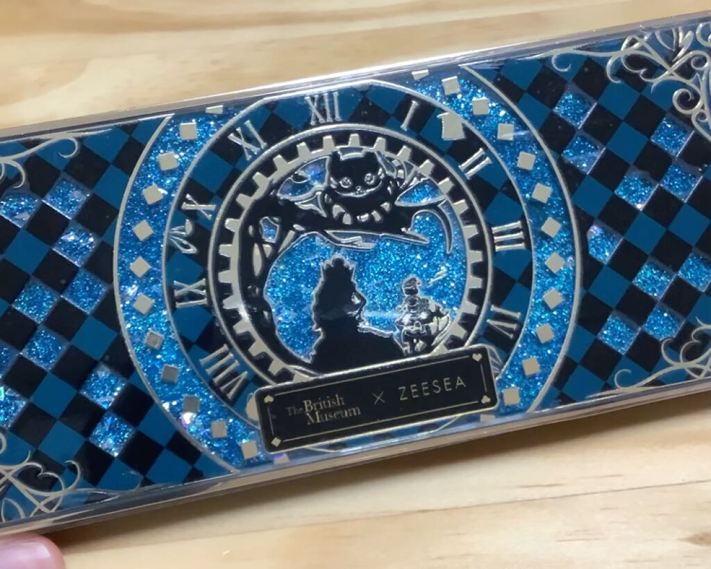 アリスドリームランドシリーズ 12色アイシャドウパレット（ZEESEA×大英博物館）/ZEESEA/アイシャドウパレットを使ったクチコミ（2枚目）