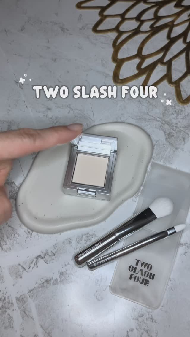 ストロビングフェイスキューブ/TWO SLASH FOUR/ハイライトを使ったクチコミ（1枚目）