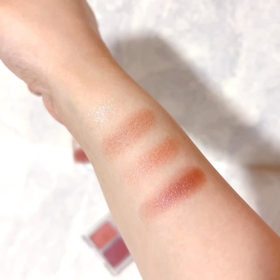 イロミッケ グリッターリキッドアイシャドウ/iromikke/グリッターの動画クチコミ2つ目