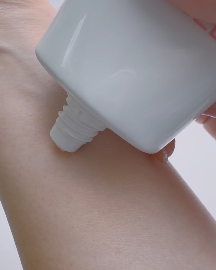 モイストテック UV ジェル 50+/エバメール/日焼け止めジェルの動画クチコミ2つ目