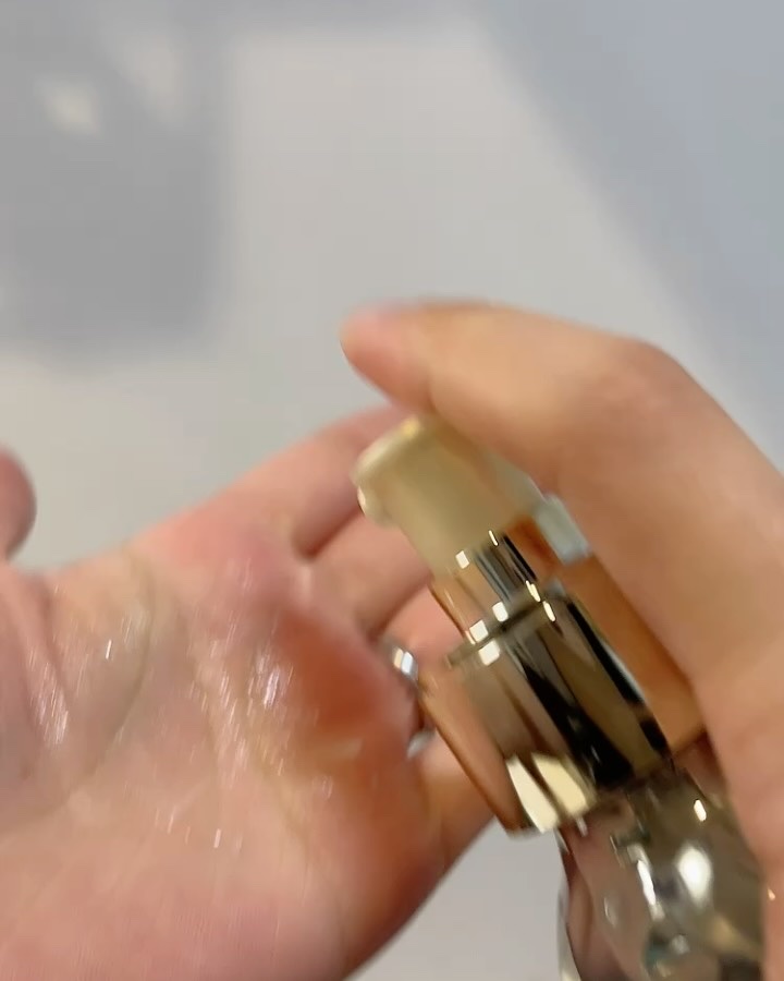 ソラ ウェザーケア クリスタル ヘアミルクインミスト リペアタイプ/SOLA WEATHER CARE/ヘアミストの動画クチコミ4つ目