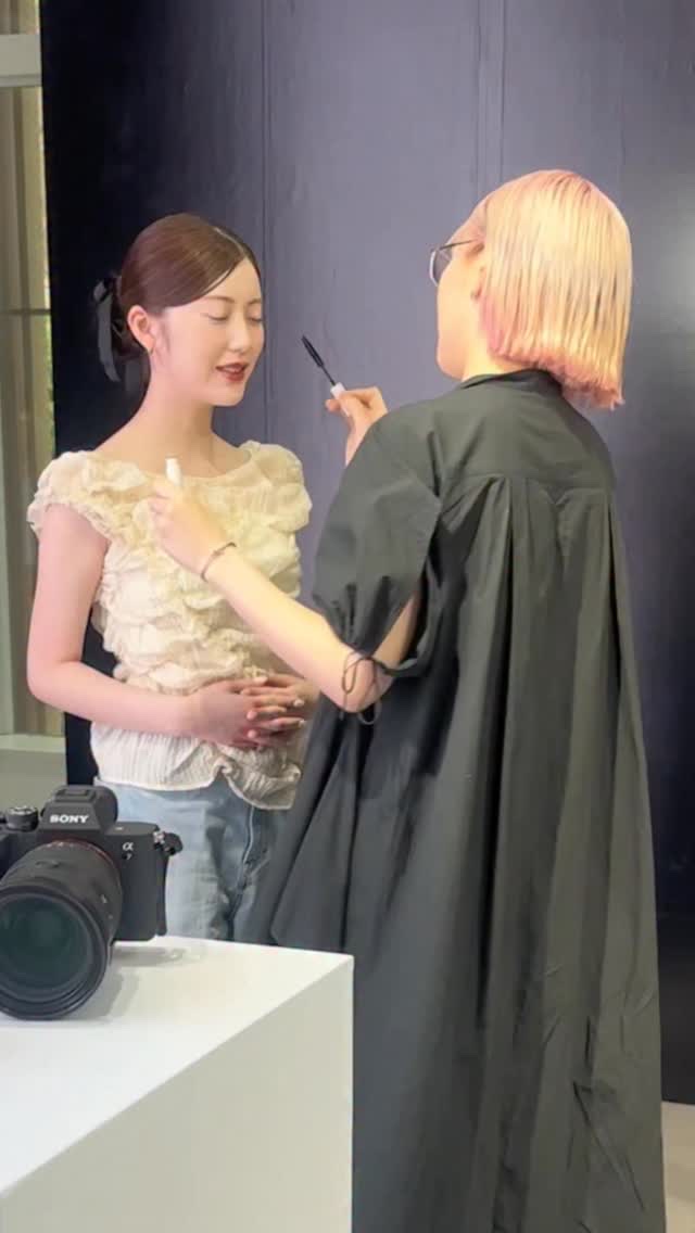 メイクさんに聞いた！
ツヤを残したベースメイクのやり方💄✨
このやり方だとぺたぺたもしないし、パウダーで乾燥もしなくてツヤも残せるよ☺️

参考になったと思ったら
🔄このマークで再投稿してね♥
…のマーク押して
投稿保存してメイクの時
