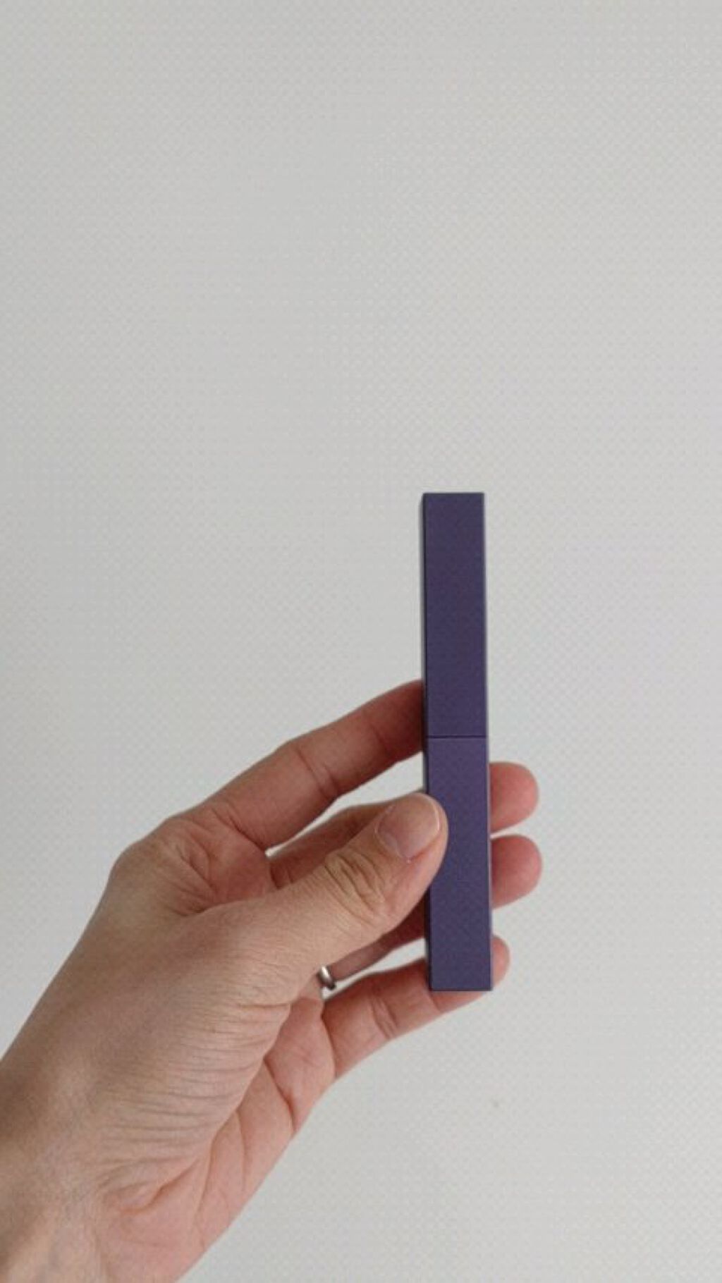 B.A カラーズ コレクティッド カラースティック アイカラー/B.A/スティックアイシャドウの動画クチコミ2つ目