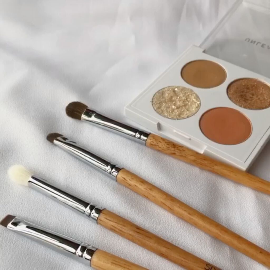 SIXPLUSアイメイクブラシ 5本セット高級動物毛 化粧ポーチ付き/SIXPLUS/メイクブラシの動画クチコミ3つ目