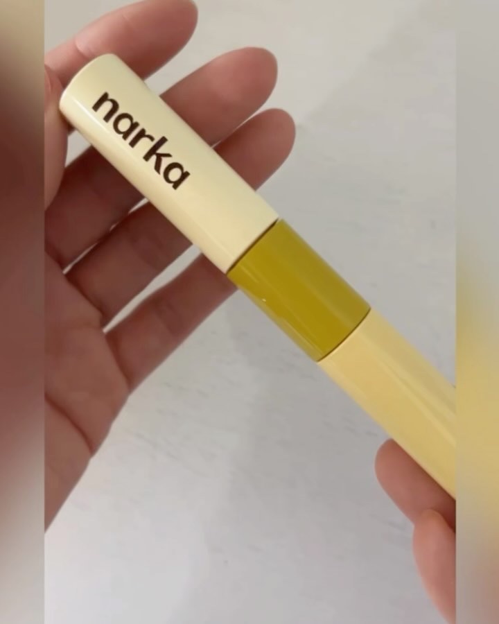 顔周りの束感あるヘアスタイリングに♡

【 narka 】ナルカ✨

✨ハイプフィットヘアマスカラ✨
デイリー使いにオススメな後毛の束感や顔周りのニュアンススタイリングに使いやすいヘアマスカラ！

ブラシタイプかボリュームのあるブラシととコ