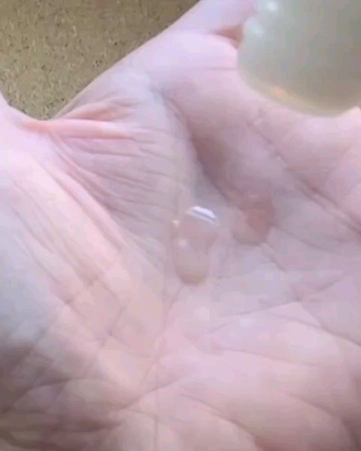 モイストオイル/コモエース/フェイスオイルの動画クチコミ1つ目