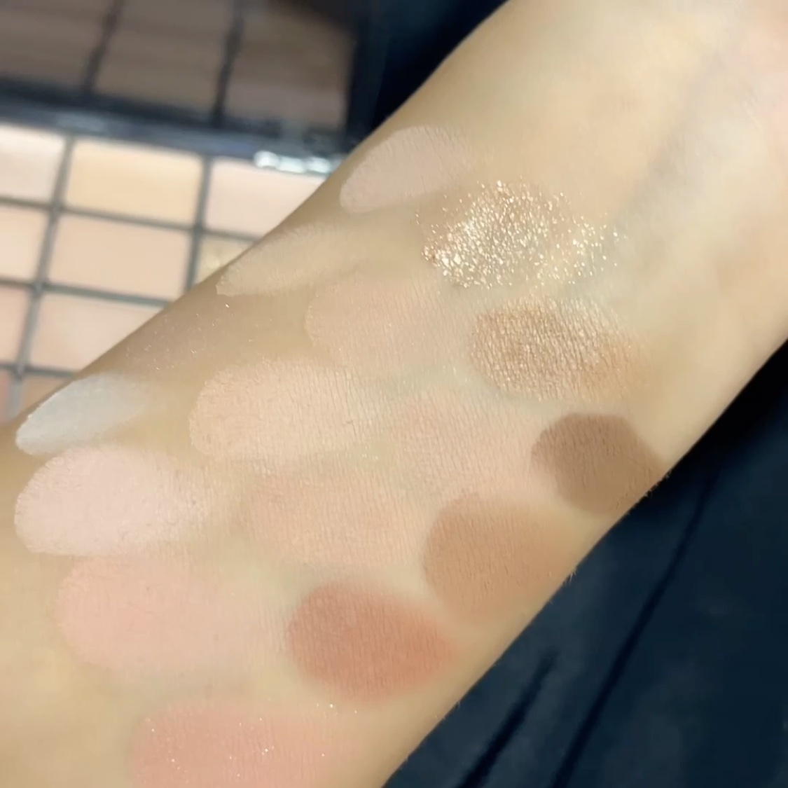 シャドウジェルライナー/KANEBO/ジェルアイライナーの動画クチコミ1つ目