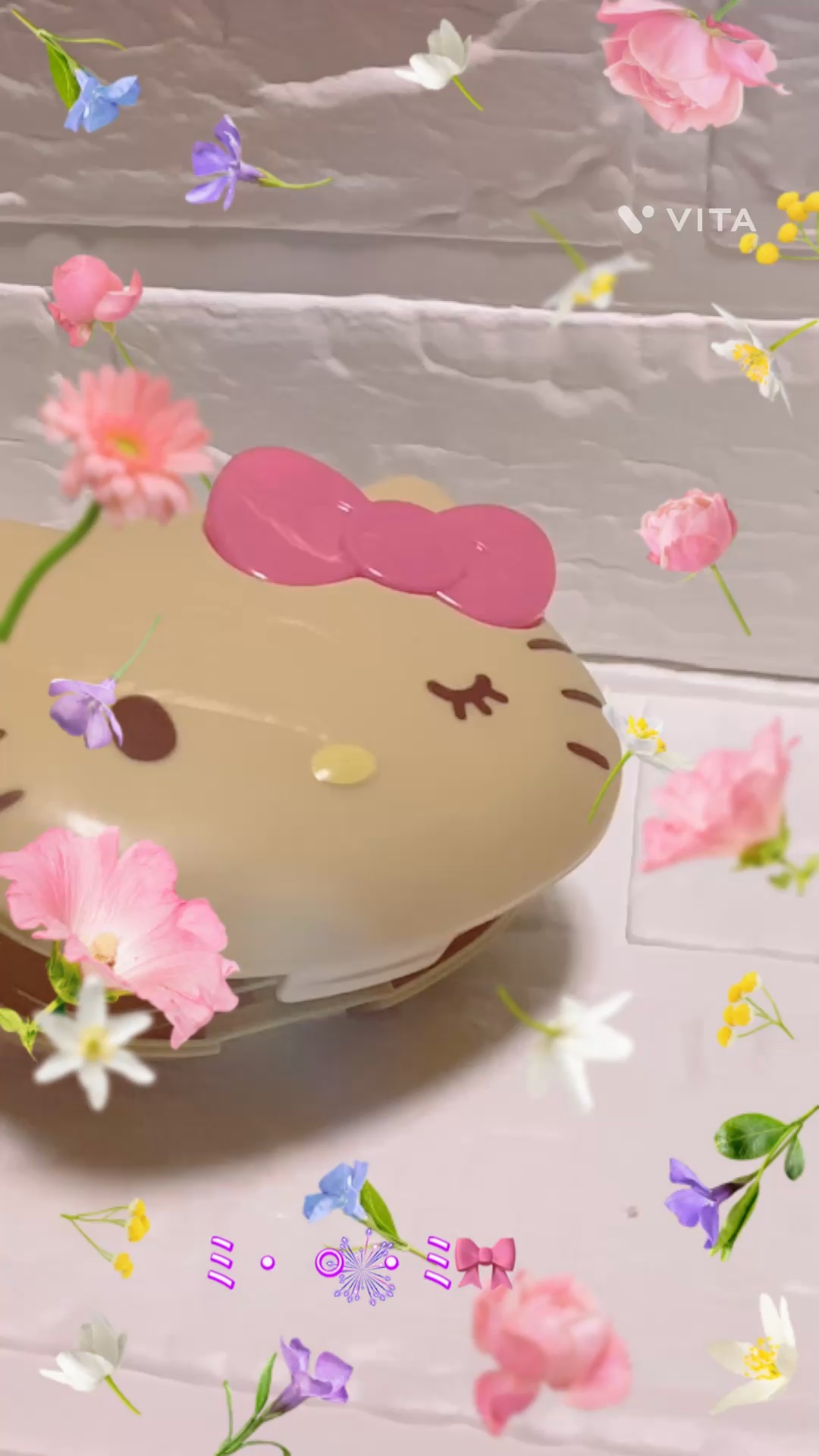 ハローキティ つけまつげケース/DAISO/その他化粧小物の動画クチコミ1つ目